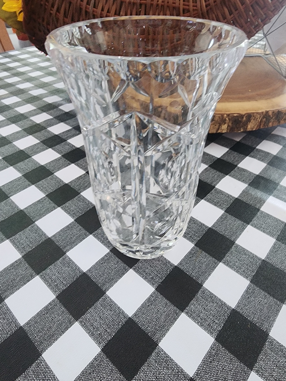 Clear Patterned Glass Vase - Elegant Clear Finish